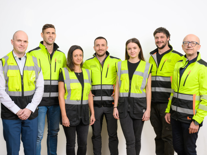 {{ 'O nás obrázok'|_ }}-img